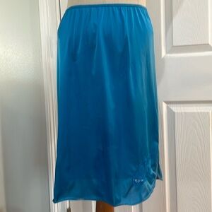 Vintage Maidenform sweet nothings half slip lace nylon turquoise USA women S 24”
